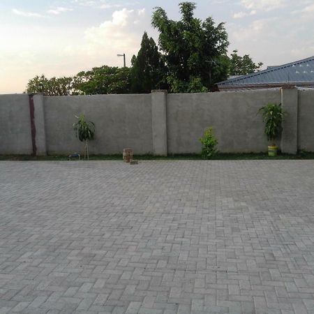 Millenium Guest House Rundu Zewnętrze zdjęcie