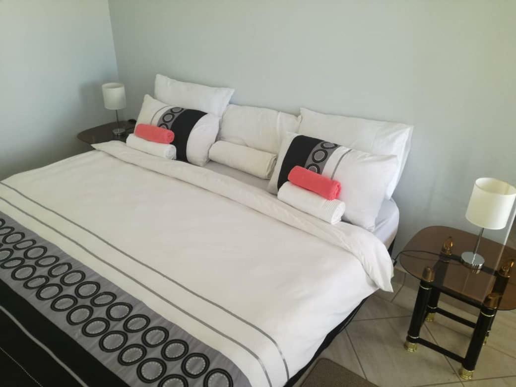 Millenium Guest House Rundu Zewnętrze zdjęcie